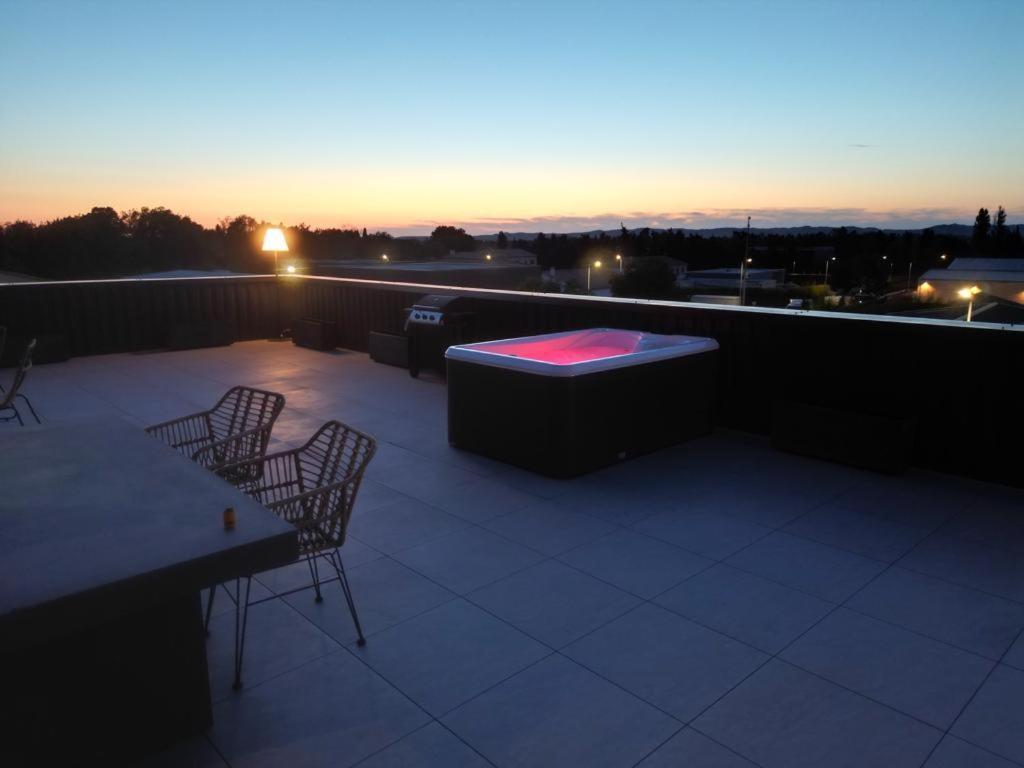 Saint Remy De Provence Roof Top Avec Jacuzzi Dış mekan fotoğraf